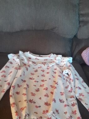 Girls White Long-Sleeve Floral Ruffle Top